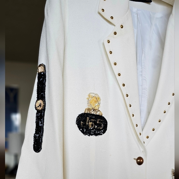 Vintage 90s Chanel-Inspired White Blazer - Picture 3 of 10
